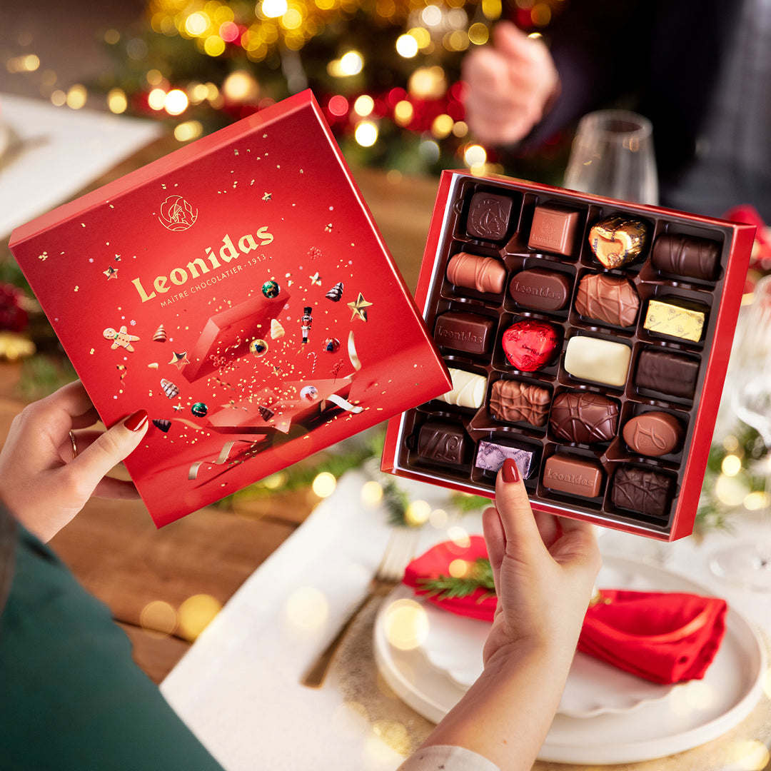 Christmas Medium Gift Box, 300g - Leonidas Online Ireland