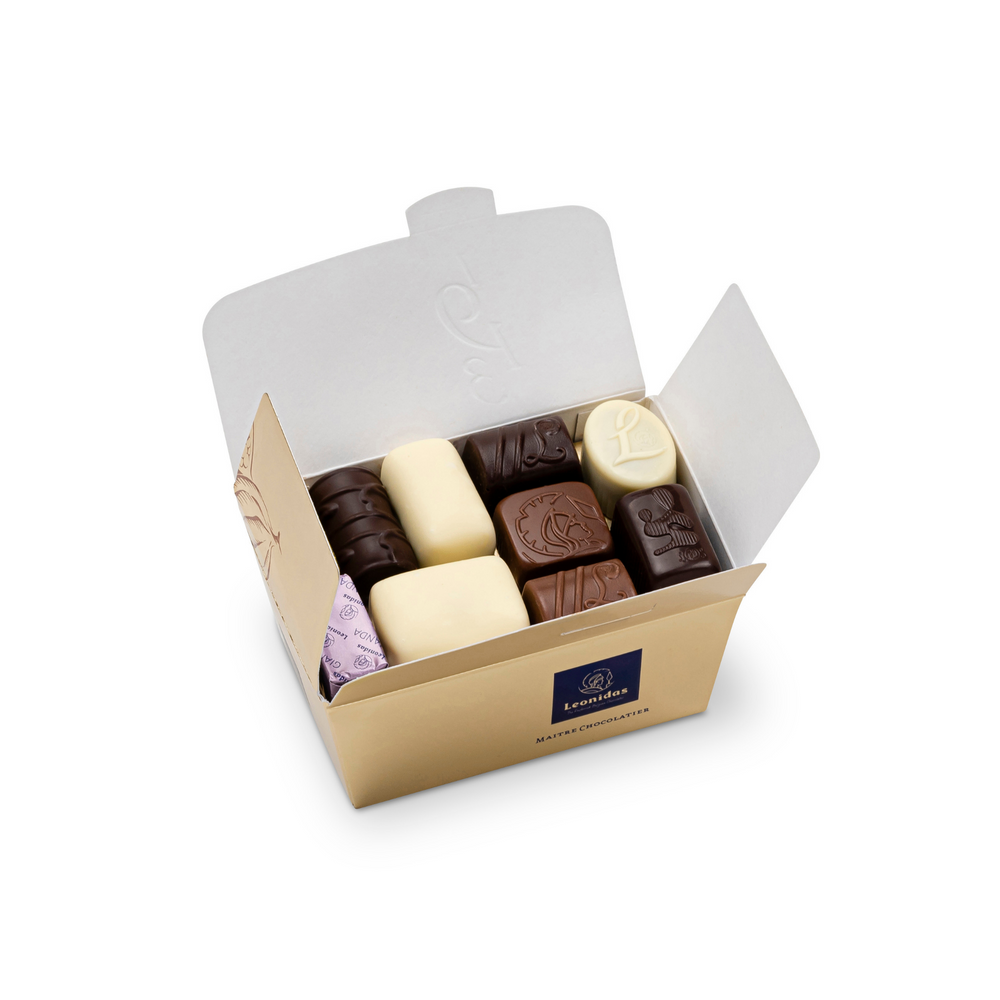 
            
                Load image into Gallery viewer, Leonidas Deluxe Chocolate Hamper
            
        